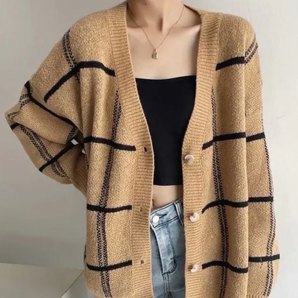 NWOT Oversized Beige Tan Plaid V-Neck Cardigan Knit Long Sweater